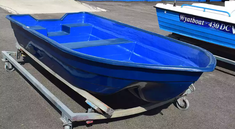 Стеклопластиковая лодка Neman-340 (тримаран) в Ноябрьске