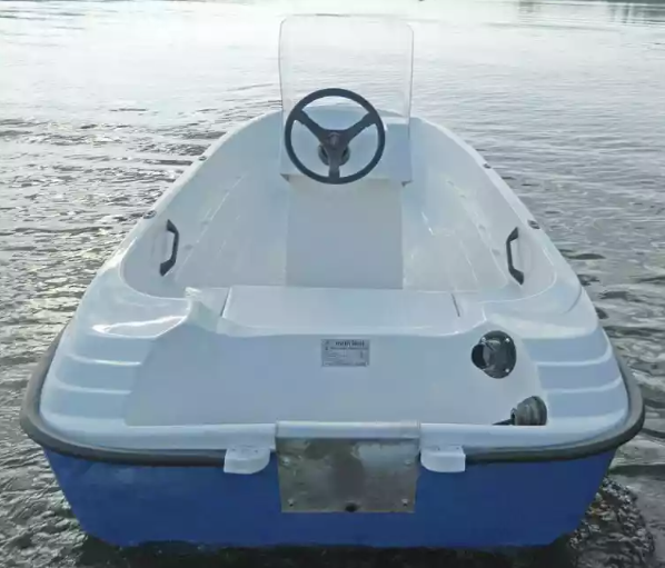 Стеклопластиковая лодка Пингвин с консолью (тримаран) в Ноябрьске