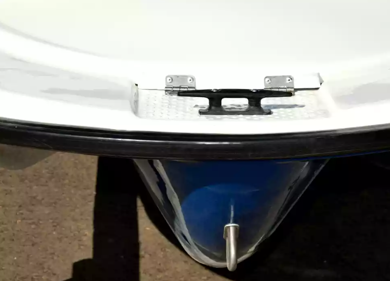 Стеклопластиковая лодка Пингвин с консолью (тримаран) в Ноябрьске