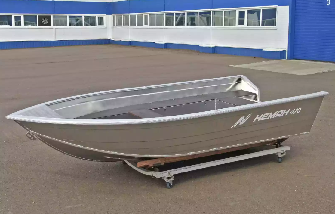 Алюминиевая лодка  Неман-420 в Ноябрьске