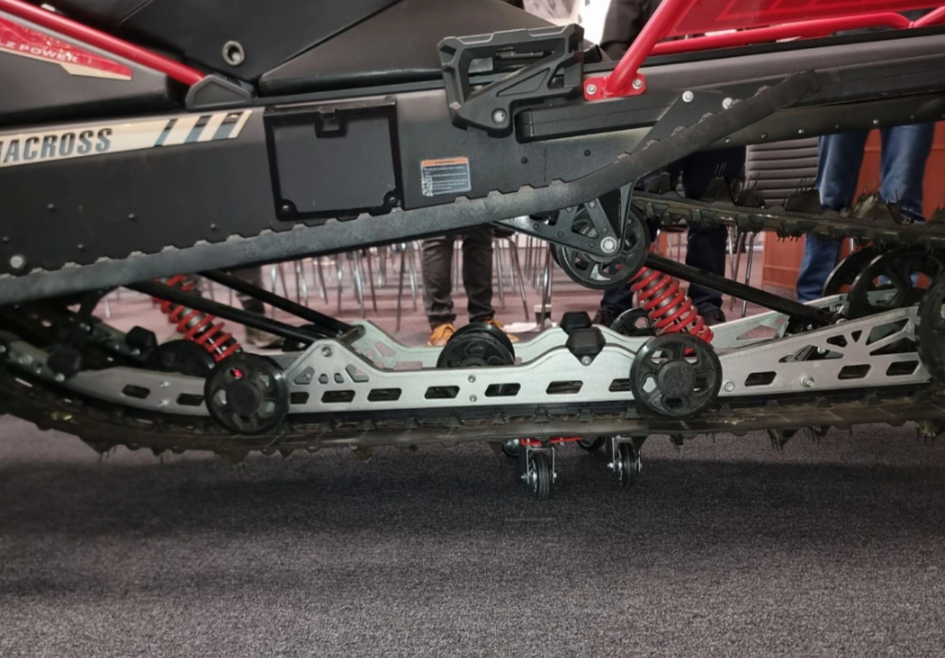 Снегоход AODES Siberiacross 1000 SWT 600mm LCD 6.8 в Ноябрьске