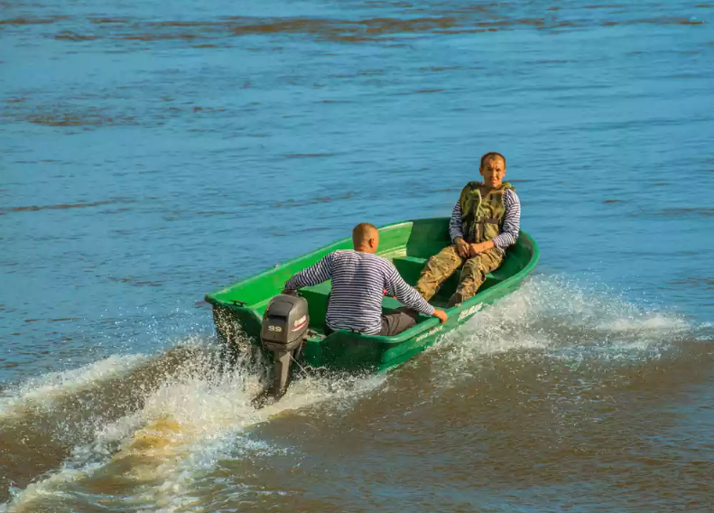 Стеклопластиковая лодка Neman-340 (тримаран) в Ноябрьске