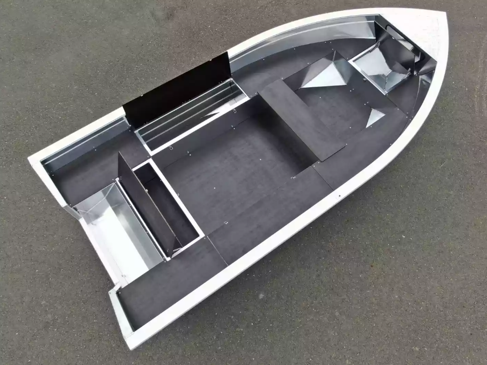 Алюминиевая лодка  Неман-420 в Ноябрьске